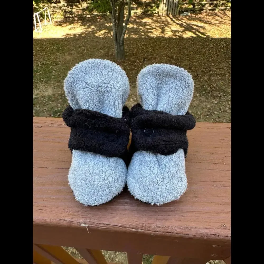 Zutano Booties 3‎ Months